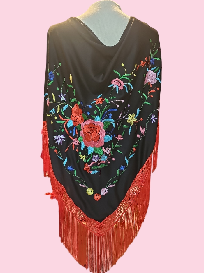 Mantoncillo bordado flor colores negro y rojo