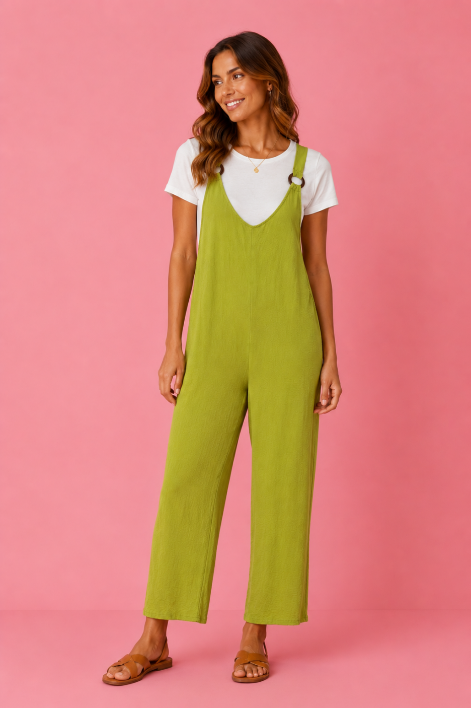 Mono con camiseta pistacho